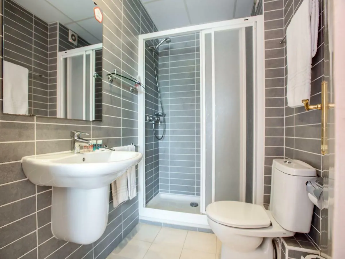 مارغرَت دي مار Oyo Hostal Casa Feliu